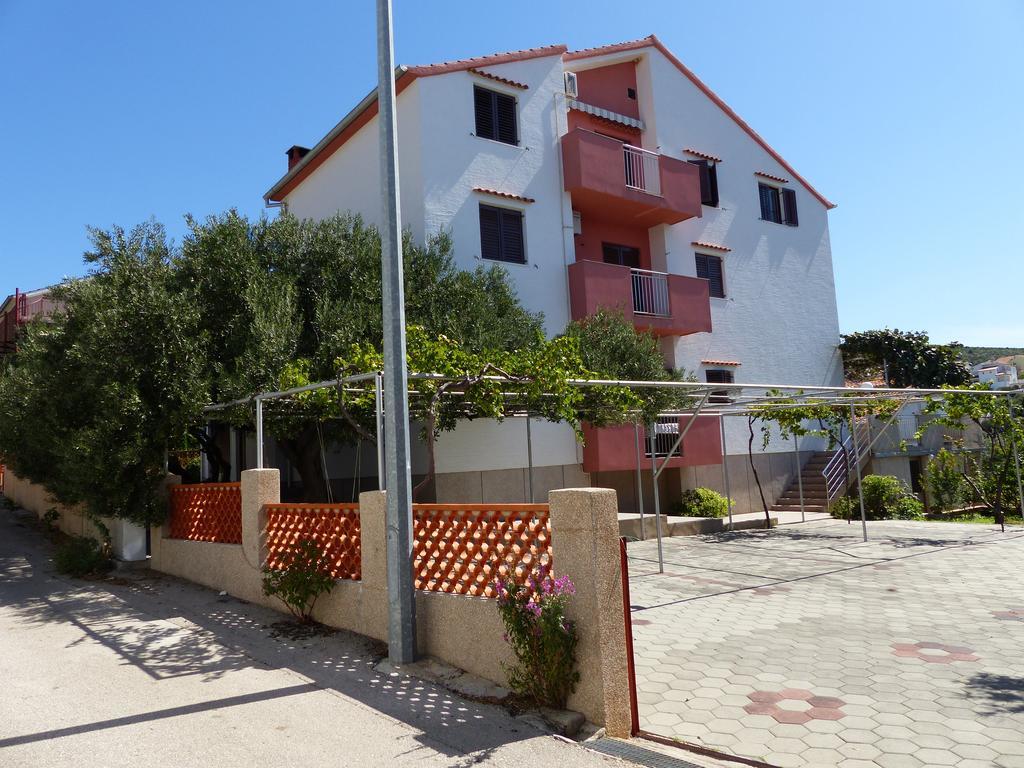 Apartments Martina Primosten Bagian luar foto