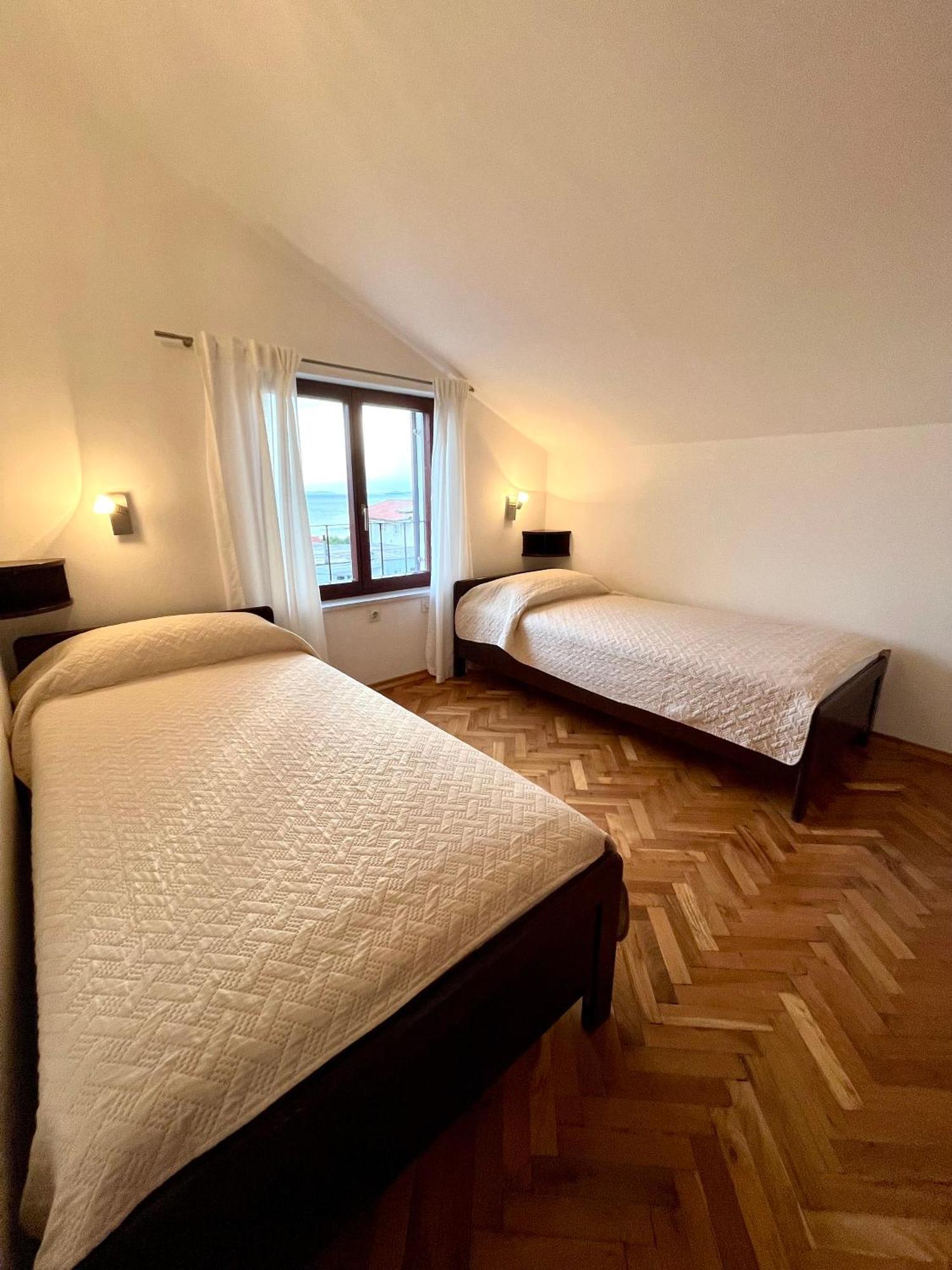 Apartments Martina Primosten Bagian luar foto