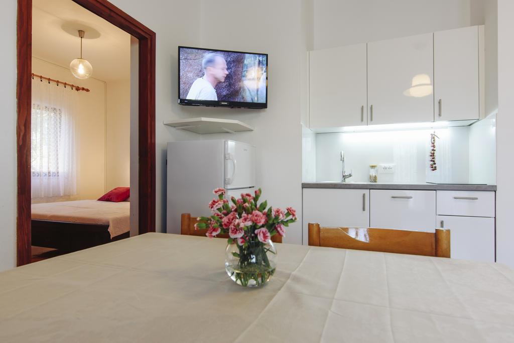 Apartments Martina Primosten Bagian luar foto