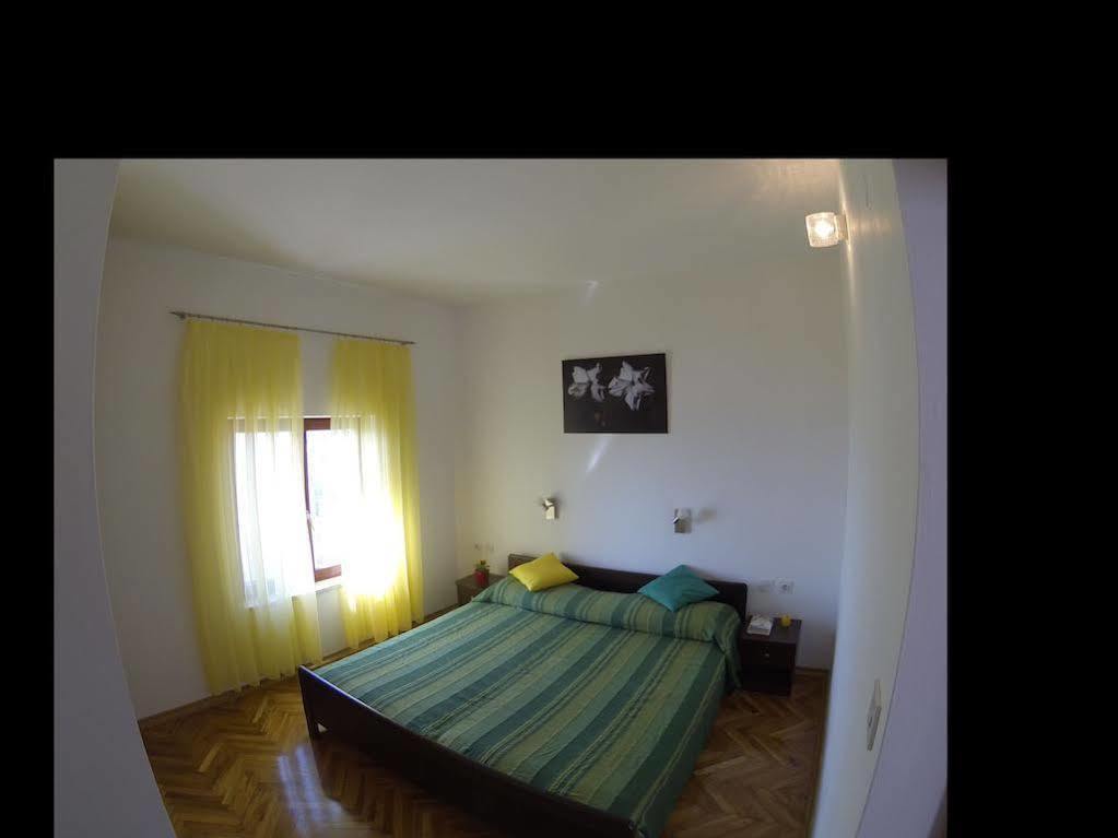 Apartments Martina Primosten Bagian luar foto