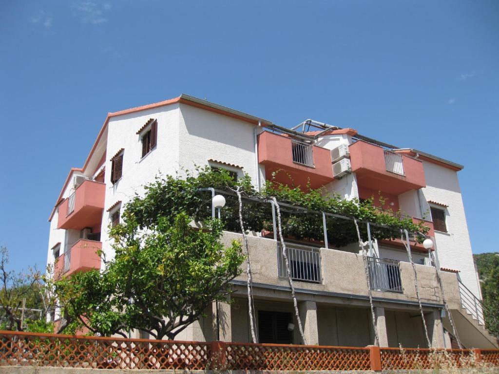Apartments Martina Primosten Bagian luar foto